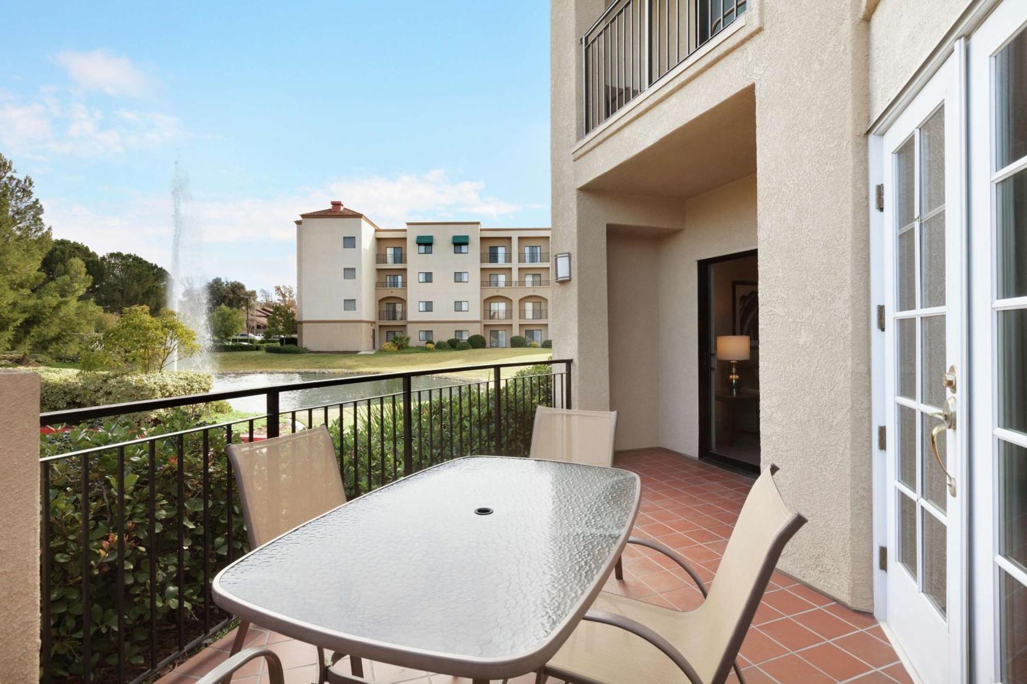Embassy Suites By Hilton Temecula Valley Wine Country Exterior foto
